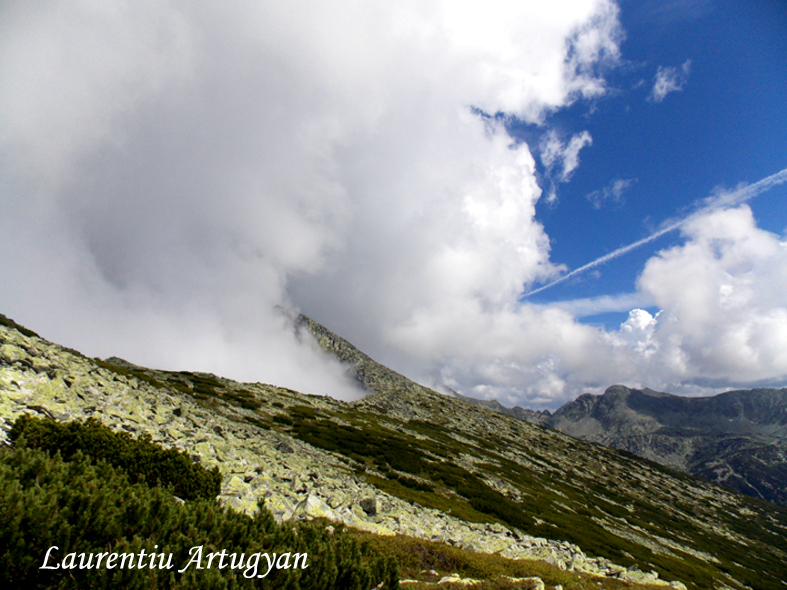 Râușor – Valea Ştevia – Vârful Retezat – Valea Valereasca – Râușor
