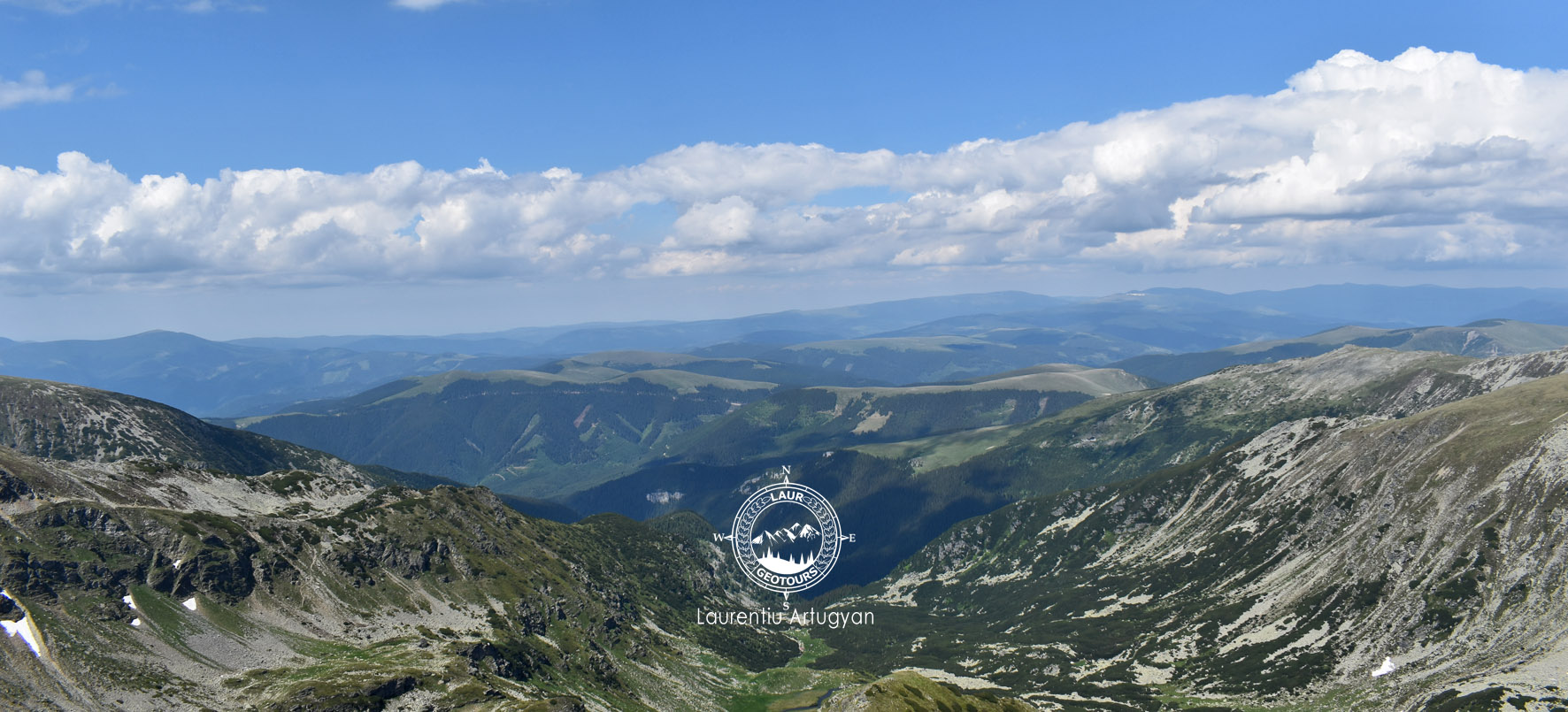 Peisaje montane la sfarsit de iunie in Muntii Parang