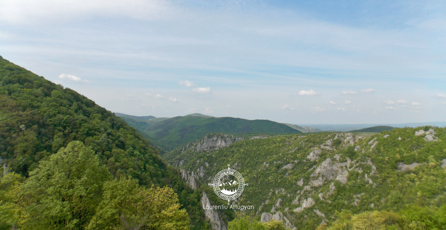 Descopera cheile formate in relief carstic din Banatul Montan